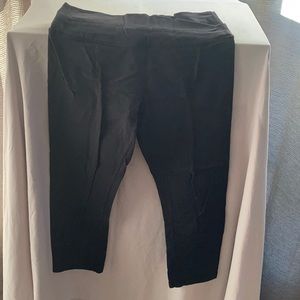 Lululemon black yoga leggings, 20” inseam, size 6